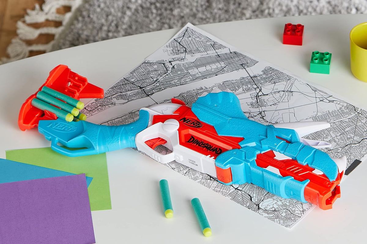 Nerf DinoSquad Tricera-Blast - Dinosaur Toy - Nerf Dart Blaster - Outdoor Game and Gift Idea for Children 8 Years Boy and Girl - Triceratops Design - Multicoloured