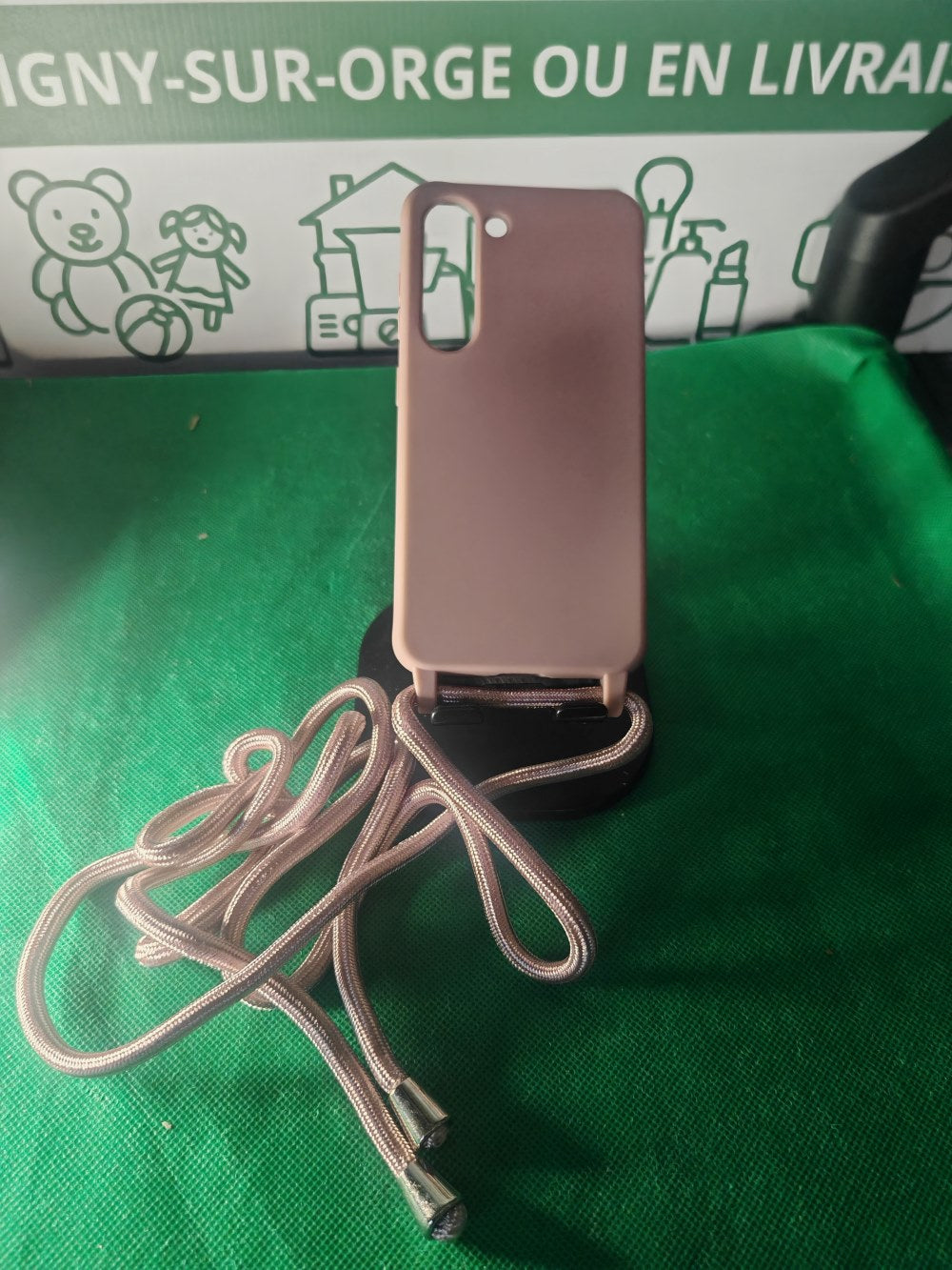 Coque Samsung Galaxy S23 avec cordon rose poudré