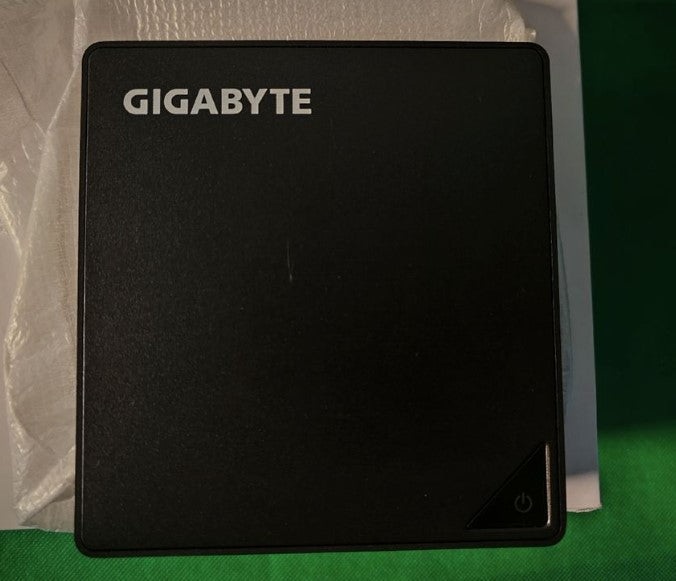 Mini-PC Gigabyte BRIX vu de dessus