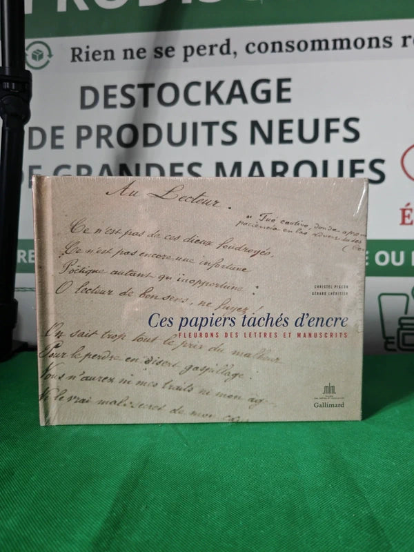 Livre Ces papiers tachés d'encre, Gallimard, couverture