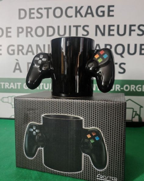 Mug manette de jeu Froster posé sur sa boîte