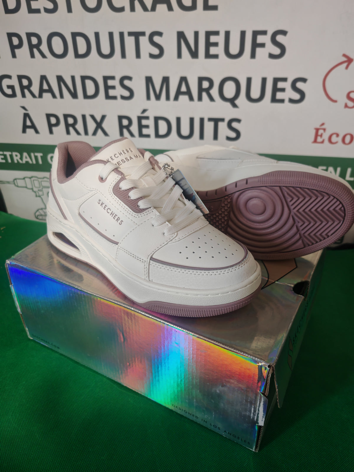 Skechers Uno Court avec semelle rose
