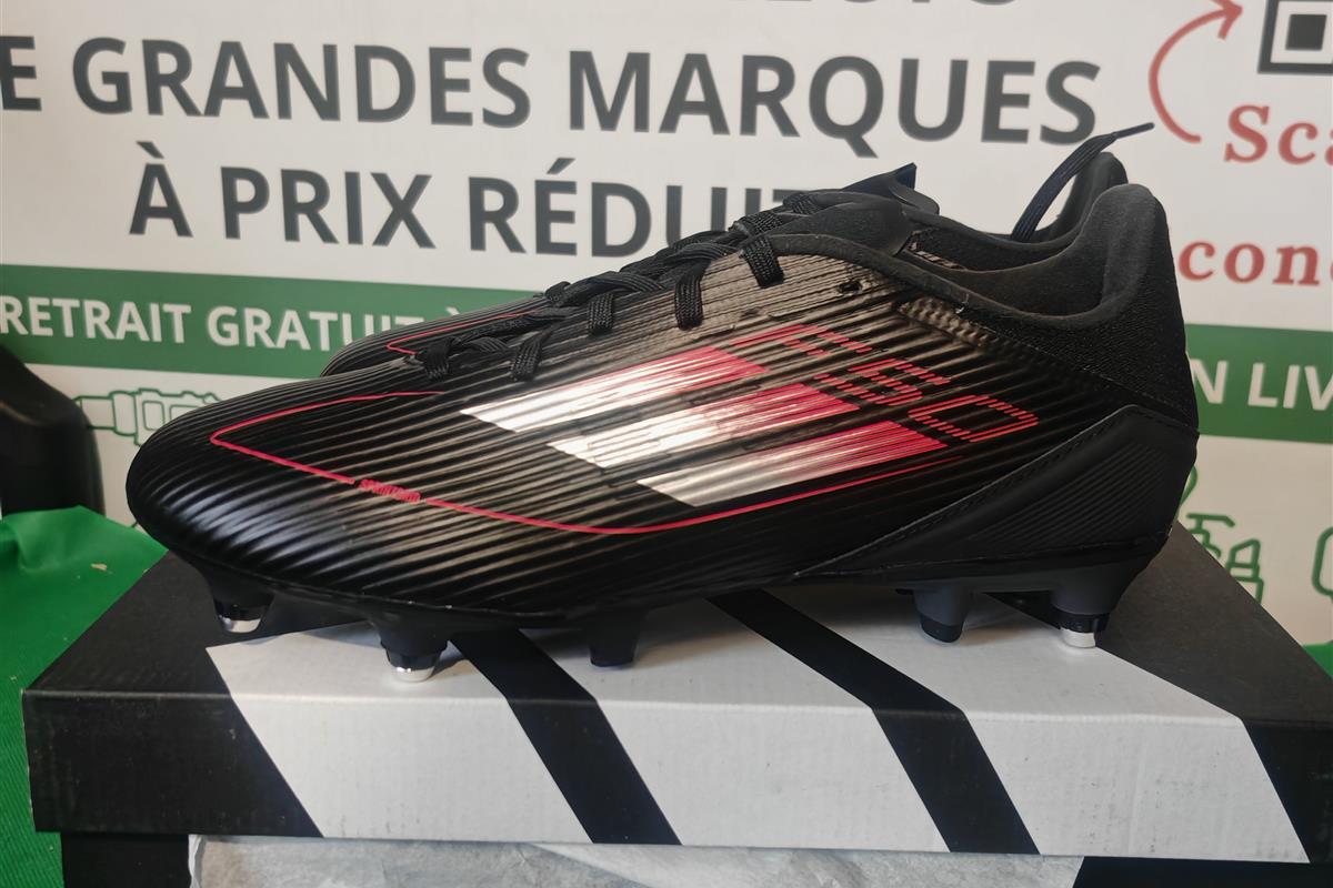 Chaussures de football adidas F50 League noires et rouges