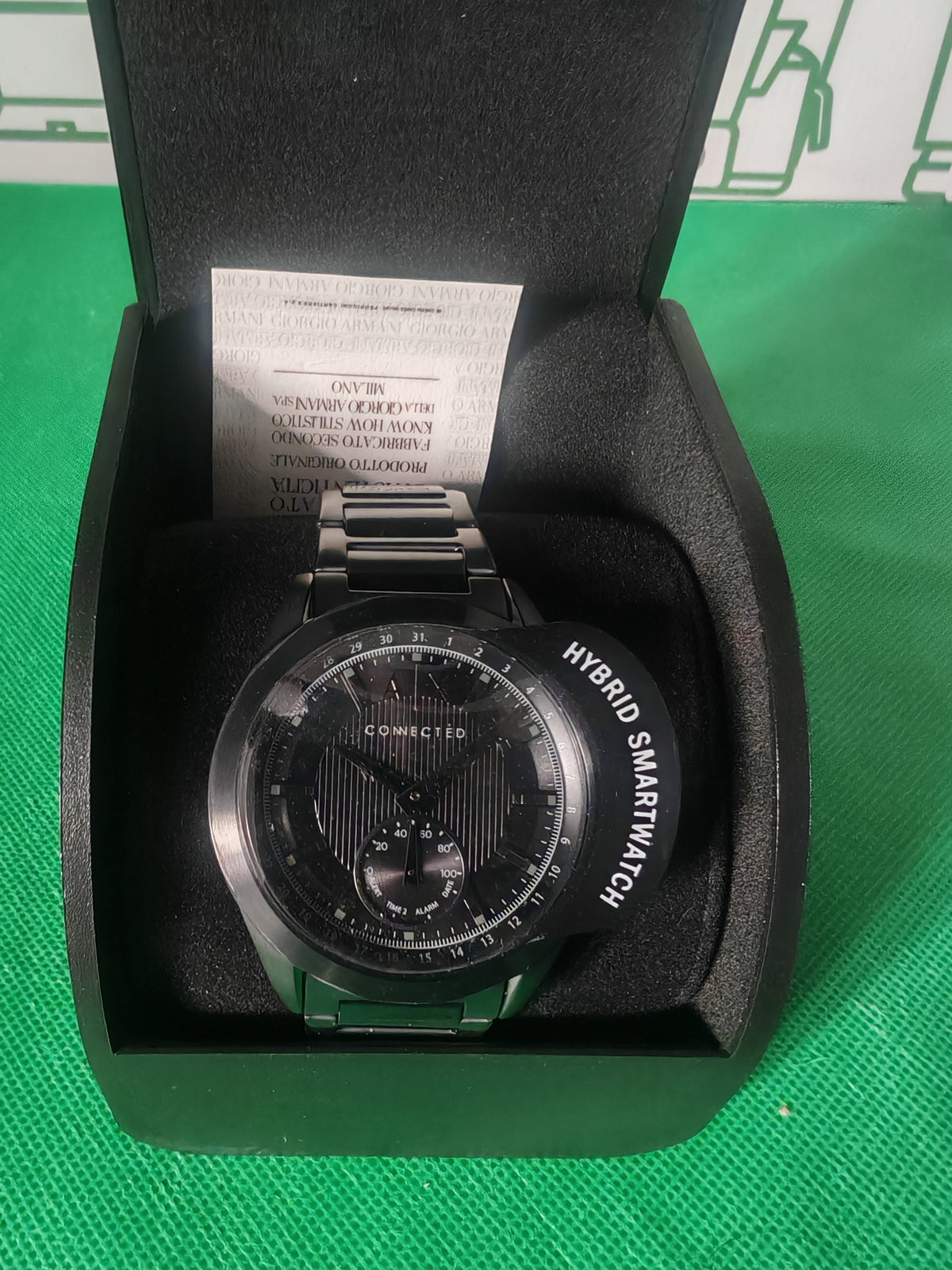 Montre Armani Exchange AXT1007 noire dans son écrin