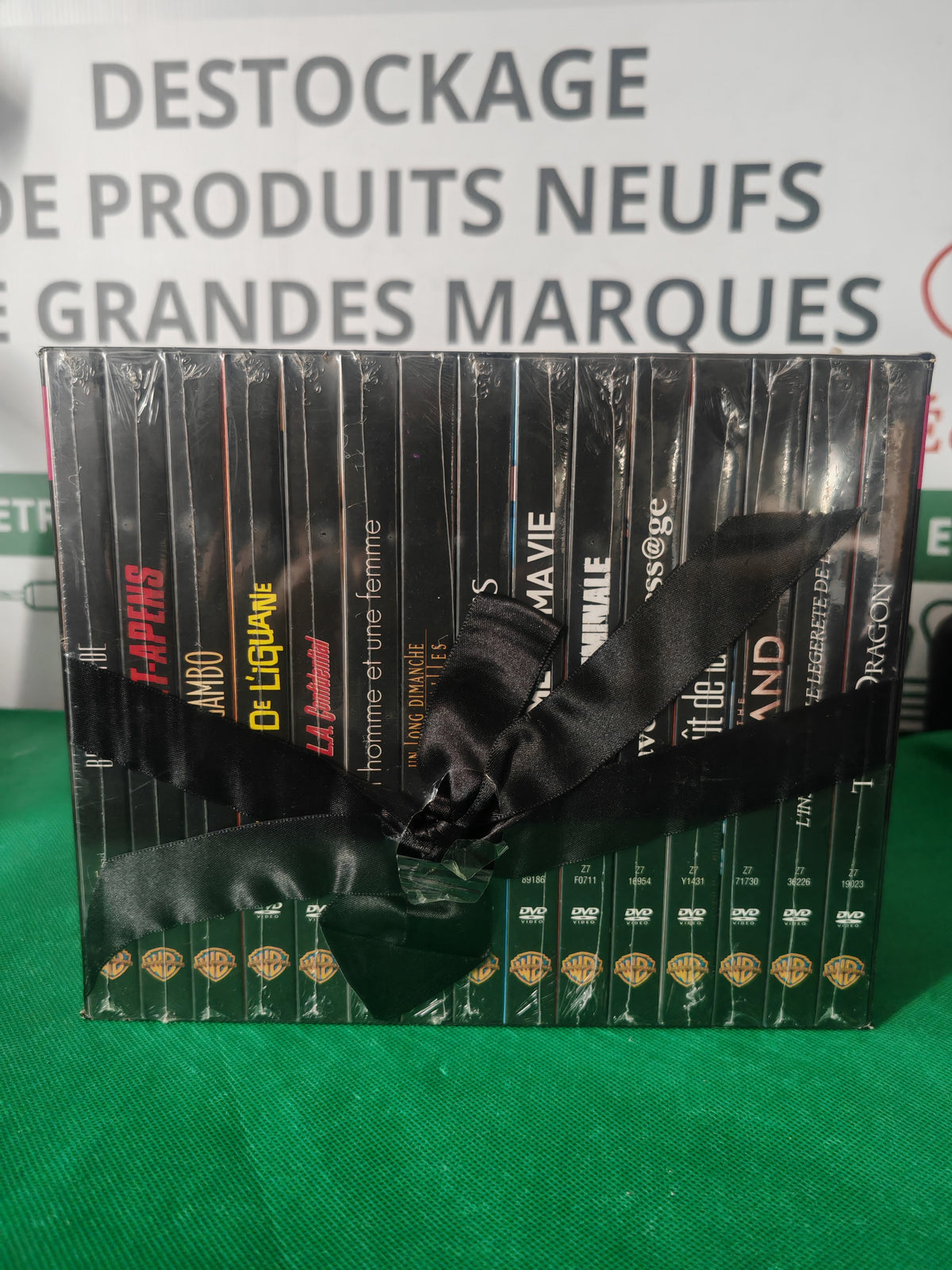 Les 15 DVD sous film avec le ruban d'origine