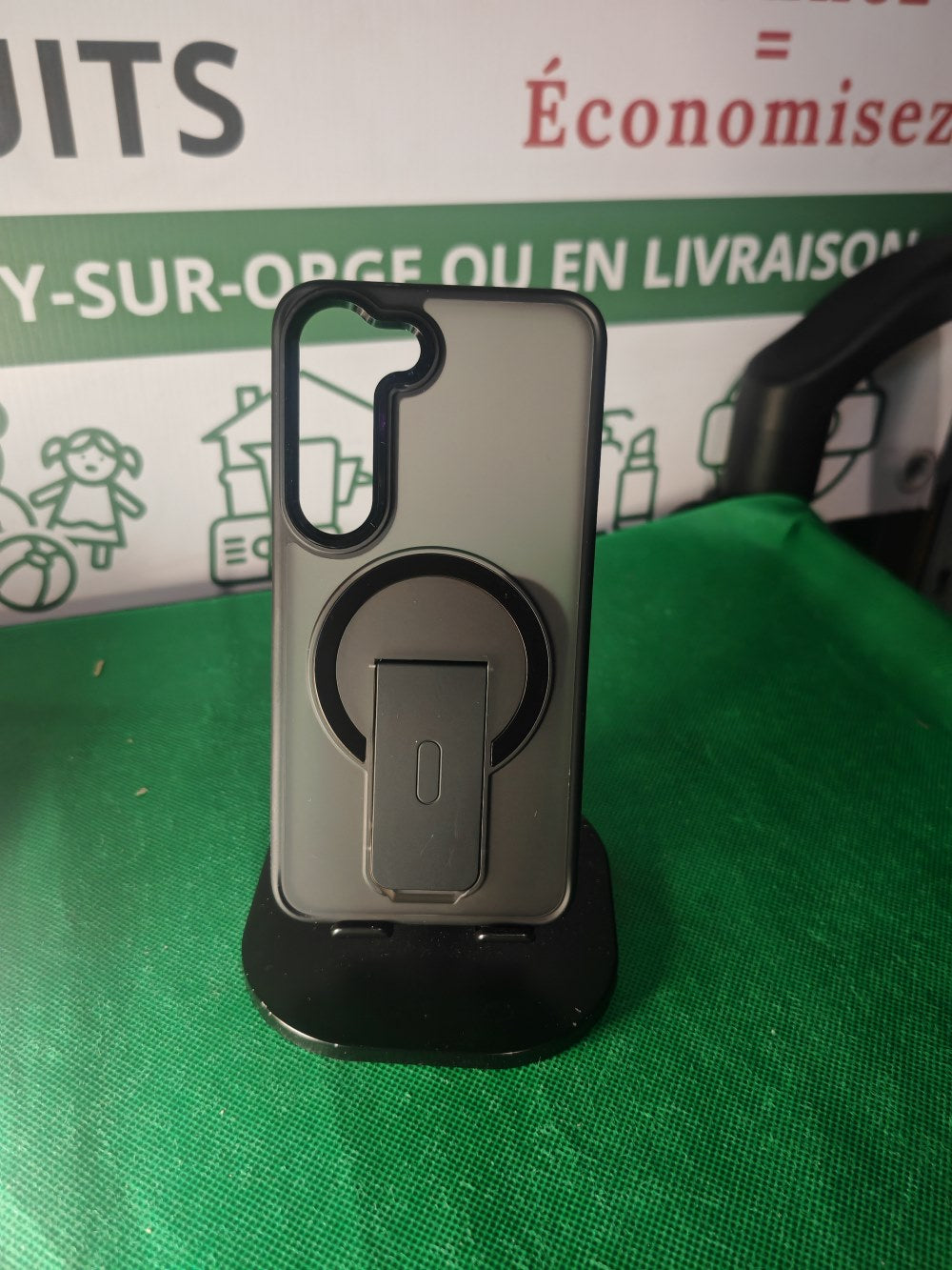 Coque Samsung Galaxy S23 givrée avec support
