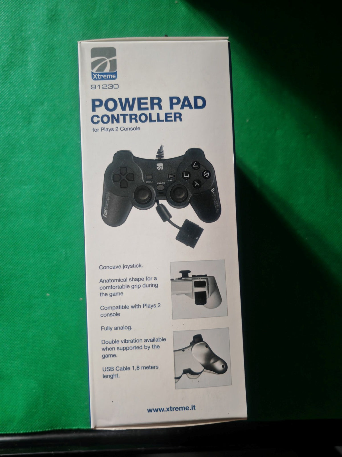 Manette Xtreme Power Pad compatible PS2, côté de la boîte