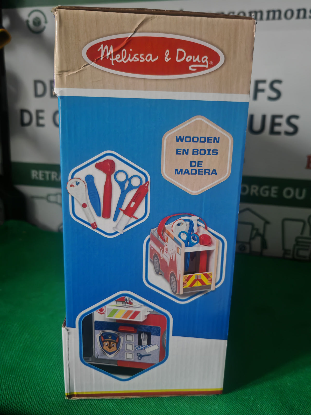 Côté de la boîte Melissa & Doug, accessoires