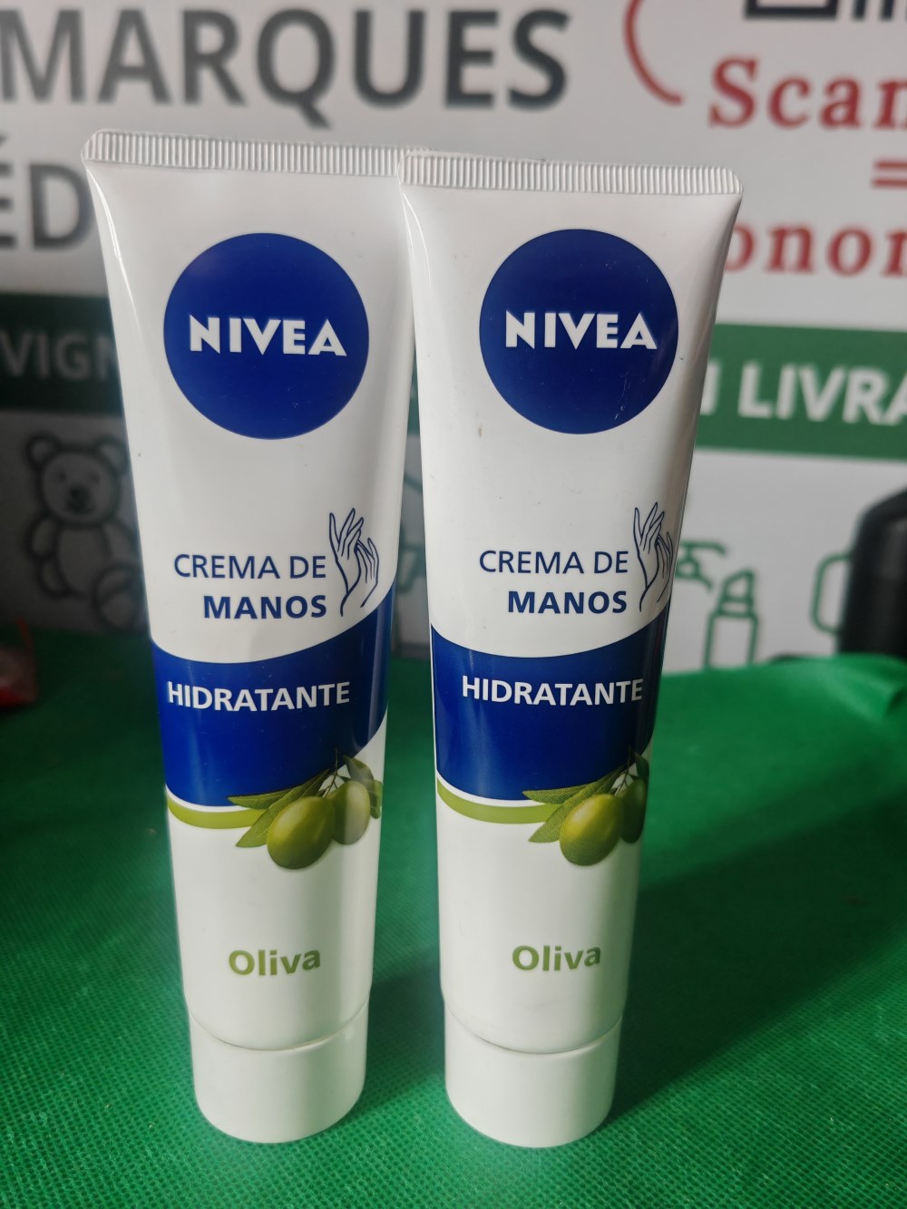 Lot de 2 crèmes mains Nivea à l'huile d'olive 100 ml