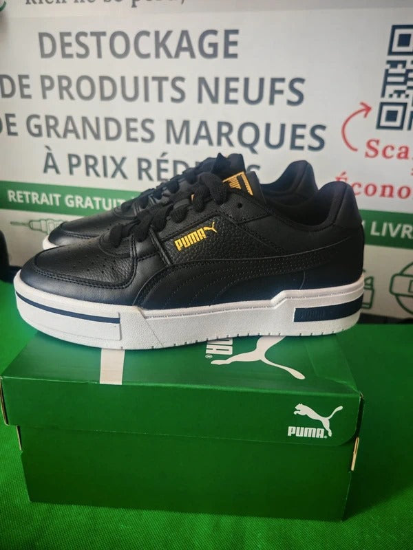 Baskets Puma CA Pro Classic noires sur leur boîte